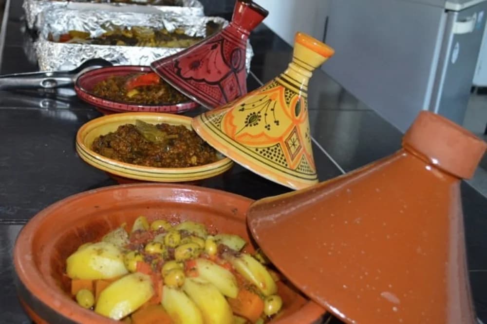 Taghazout 1-Week Group Retreat (6+ People) – 5 Surf Lesson Days + 2 Yoga Sessions + Full Meals + Accommodation - 5