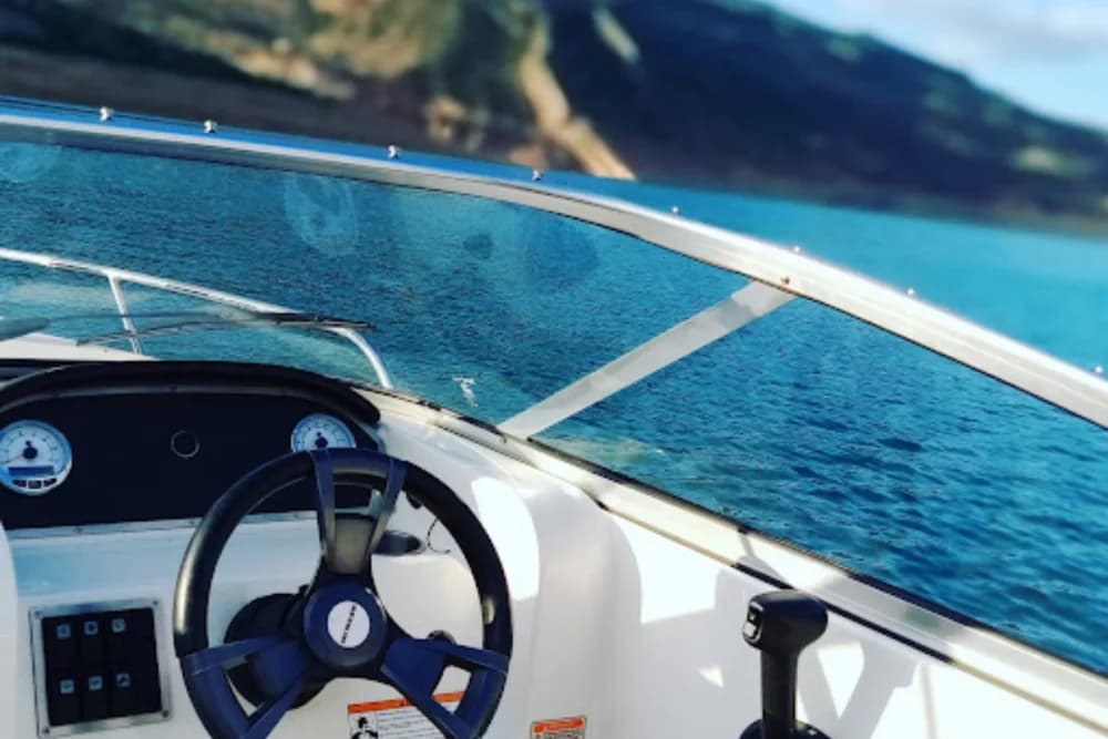 Bin El Ouidane Boat Tour – 1 Hour (Up to 12 People) + Music + Tajine on Board